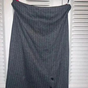 Women’s Size 2 Tommy Hilfiger Skirt